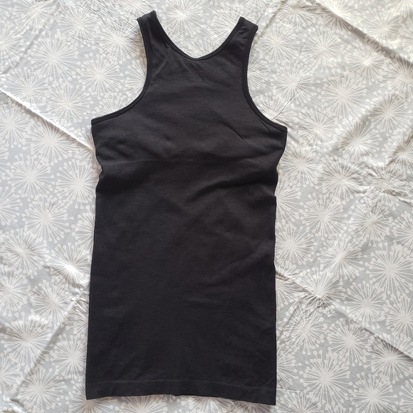 Lululemon Tank - Picture 1 of 8